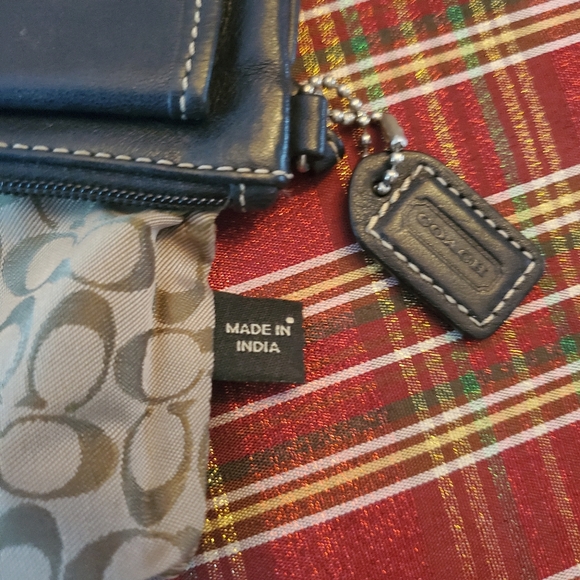 Coach 2003 Black Hampton Wristlet - Picture 9 of 10